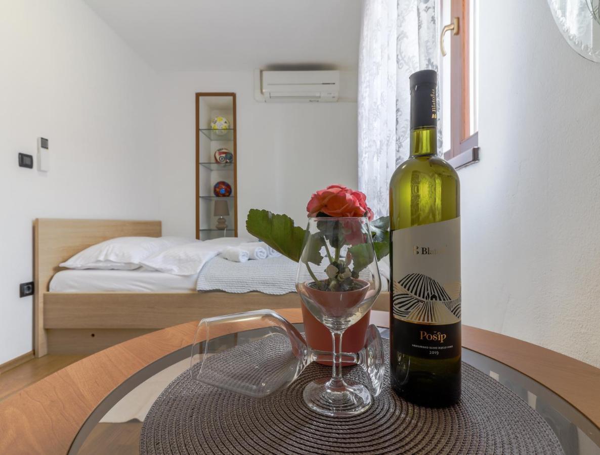 City Center 3 Bedroom Apartment Vrsar Exterior photo