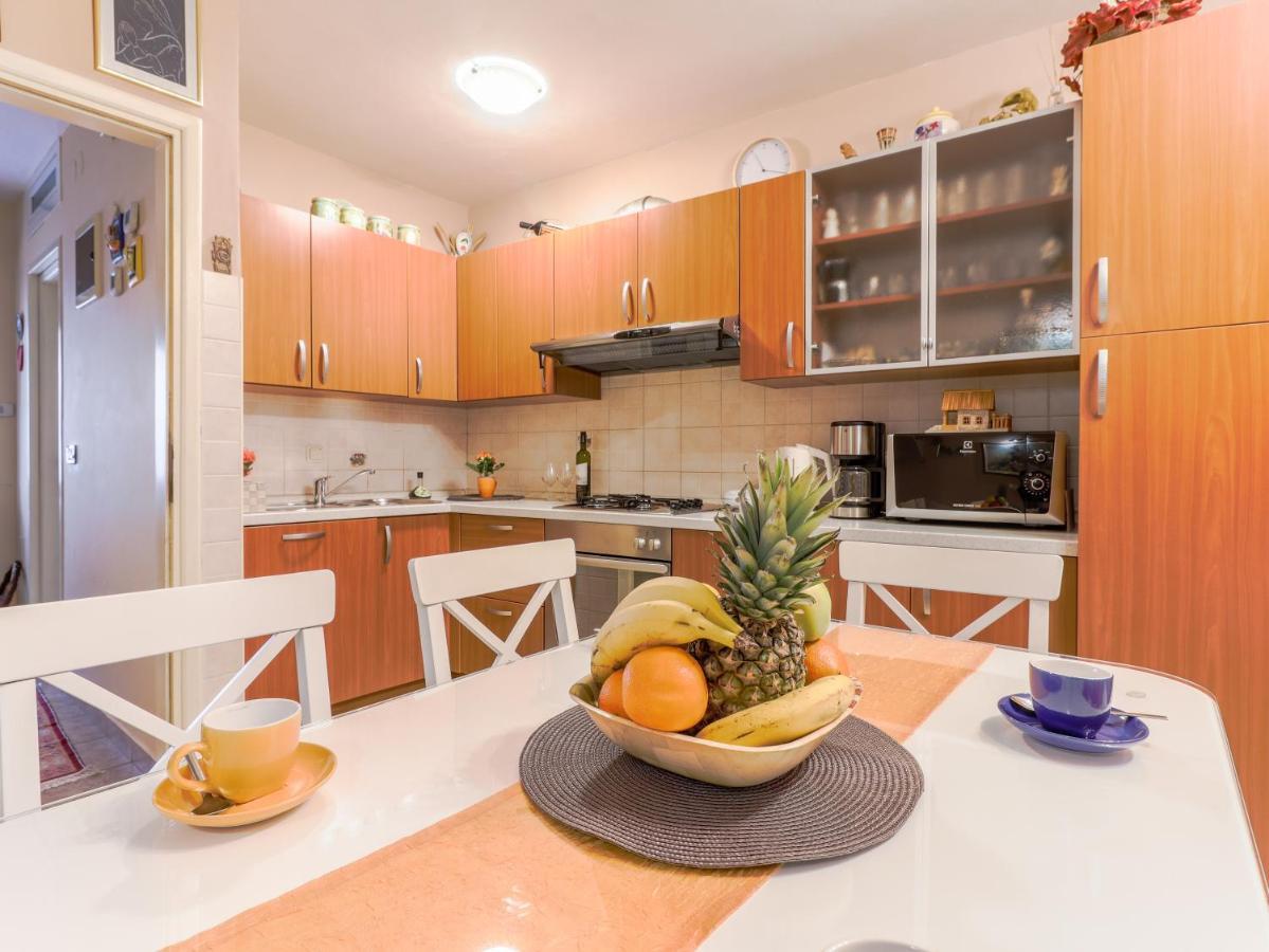 City Center 3 Bedroom Apartment Vrsar Exterior photo