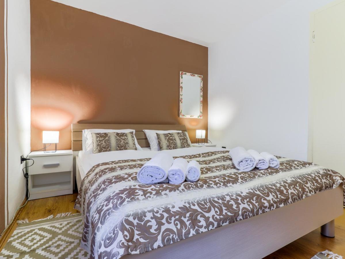 City Center 3 Bedroom Apartment Vrsar Exterior photo